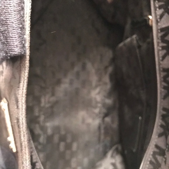 MICHAEL KORS LARGE ZIPPERED TRAVEL TOTE BAG - Picture 4 of 4